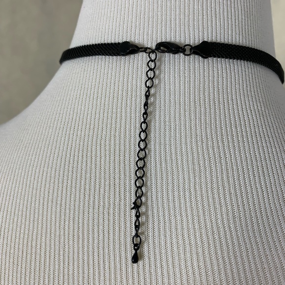 Fun pink rhinestone choker - Picture 3 of 7